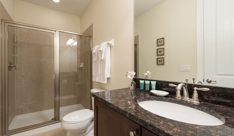Encore Resort - Eight Bedroom Bathroom